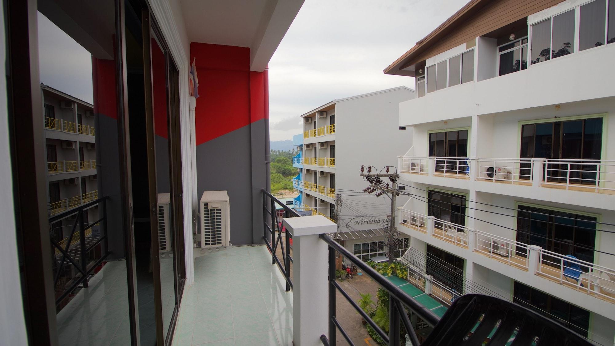 The Little Moon Residence Patong Extérieur photo